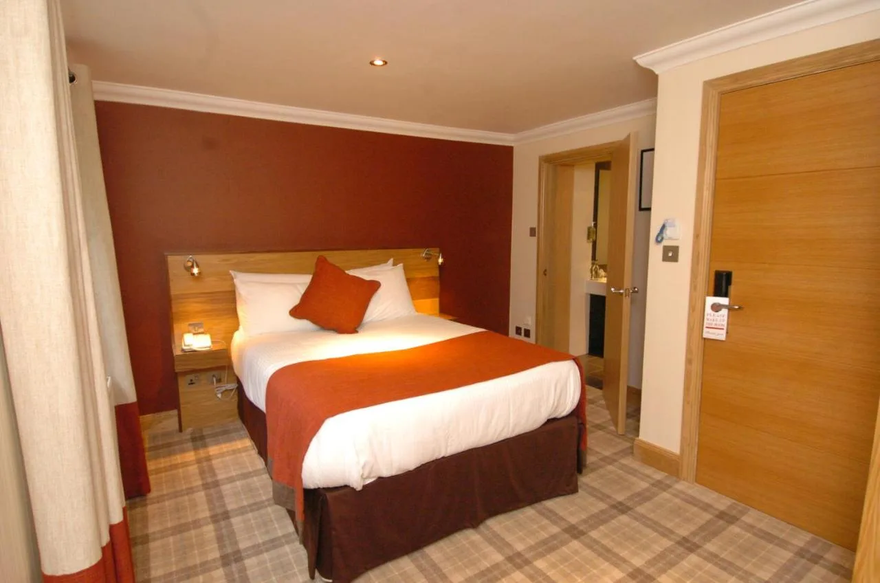 Snug Guest Room